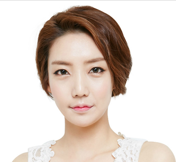 蔡芦诗的整形术后图片