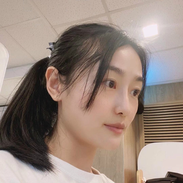 低调的、凤凰的整形术后图片